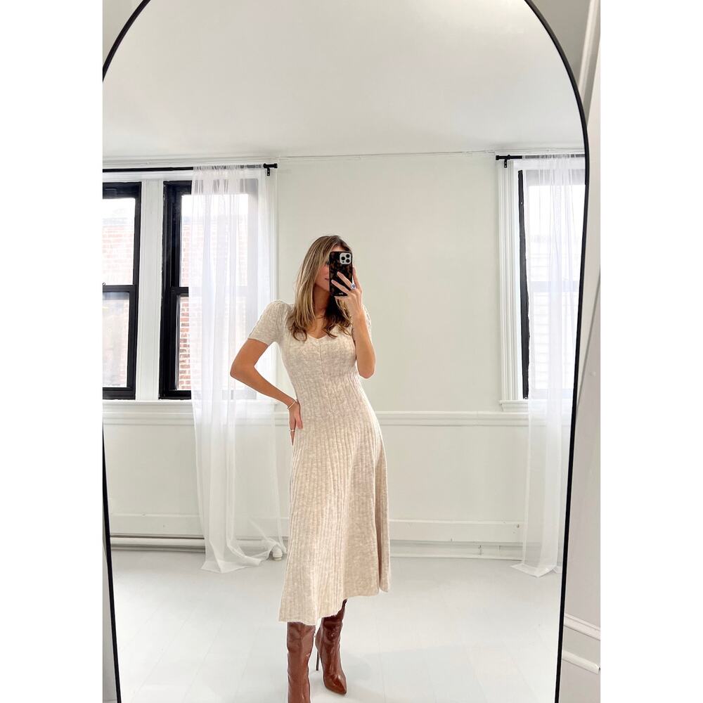Altar’d State Sz L Knit Maxi Dress Oatmeal Beige Cable Knit Pleated Cap Sleeve - Picture 2 of 10